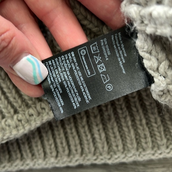 H&M Gray Chunky Knit Sweater Size XS - Picture 3 of 6